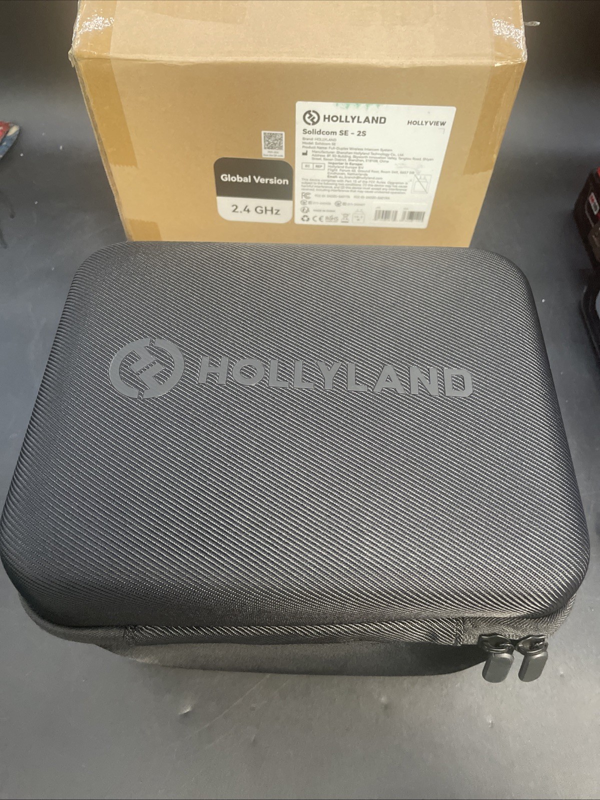 Hollyland Solidcom SE 2S 11,000 Ft. Full-Duplex Wireless Intercom Headset System