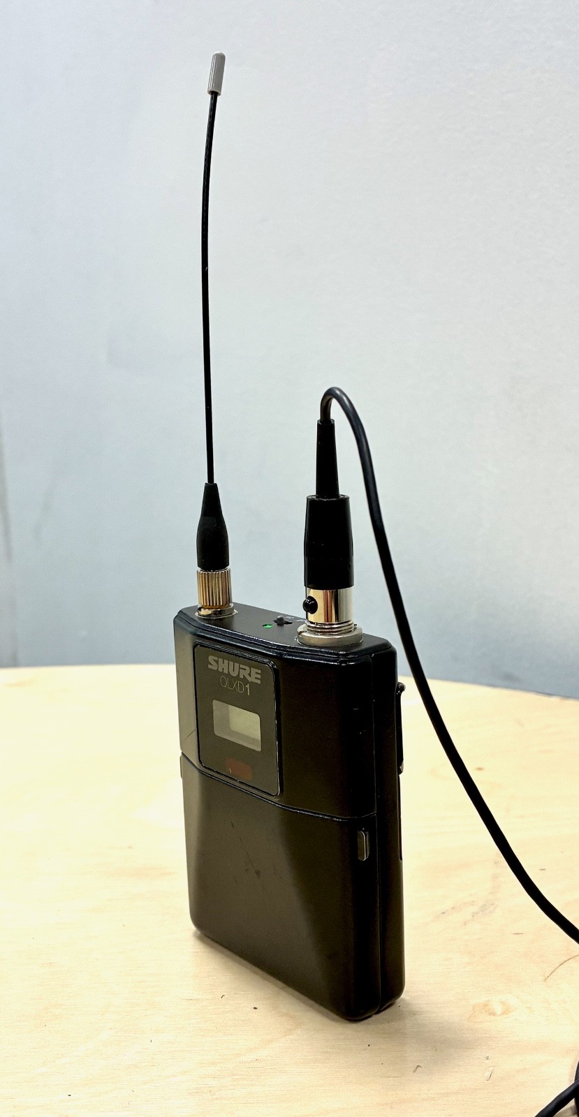 Shure QLXD1 H50 Wireless Bodypack Transmitter with WL185 Lavalier Mic.
