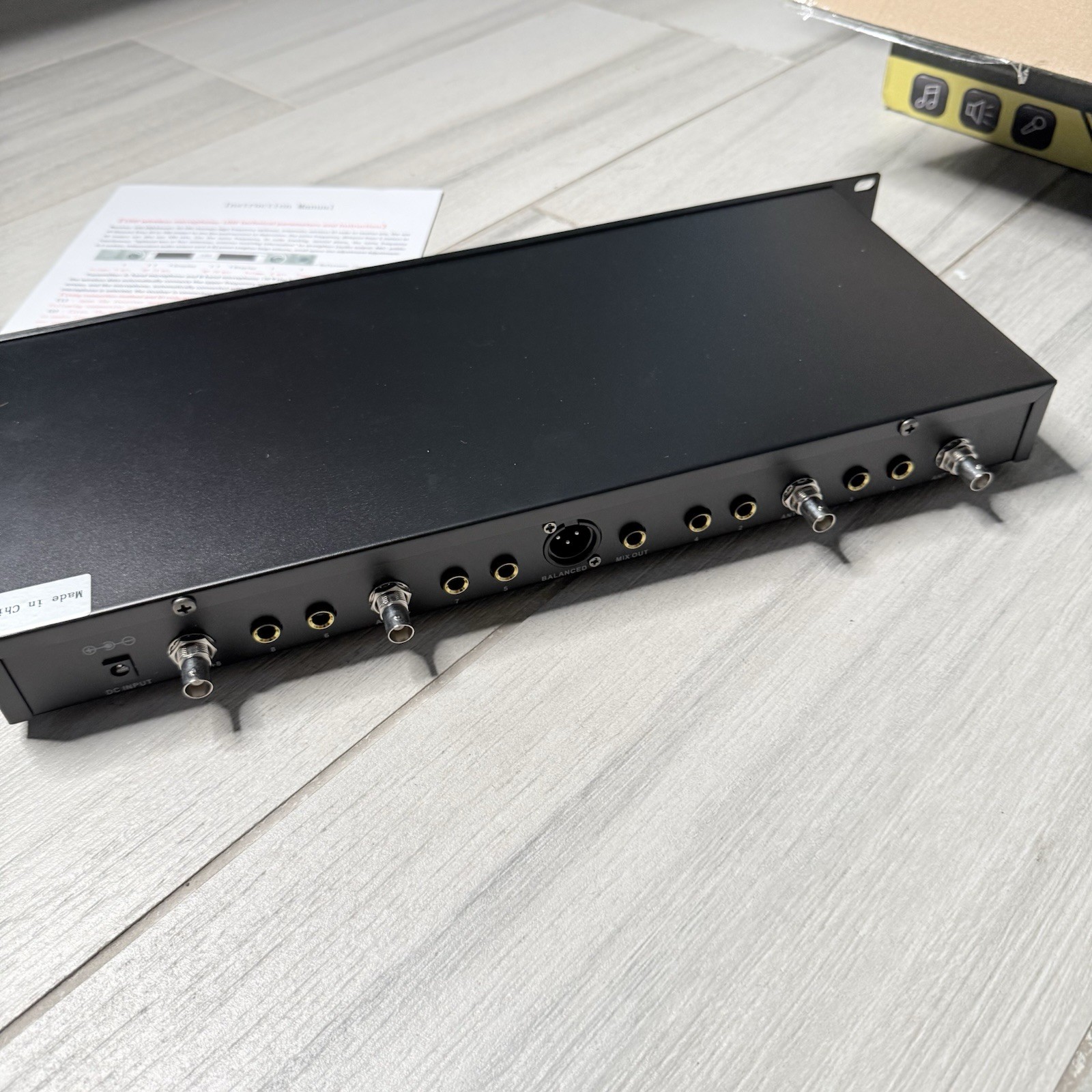 XTUGA YT8 UHF 8 Channel Desktop Gooseneck Microphone System