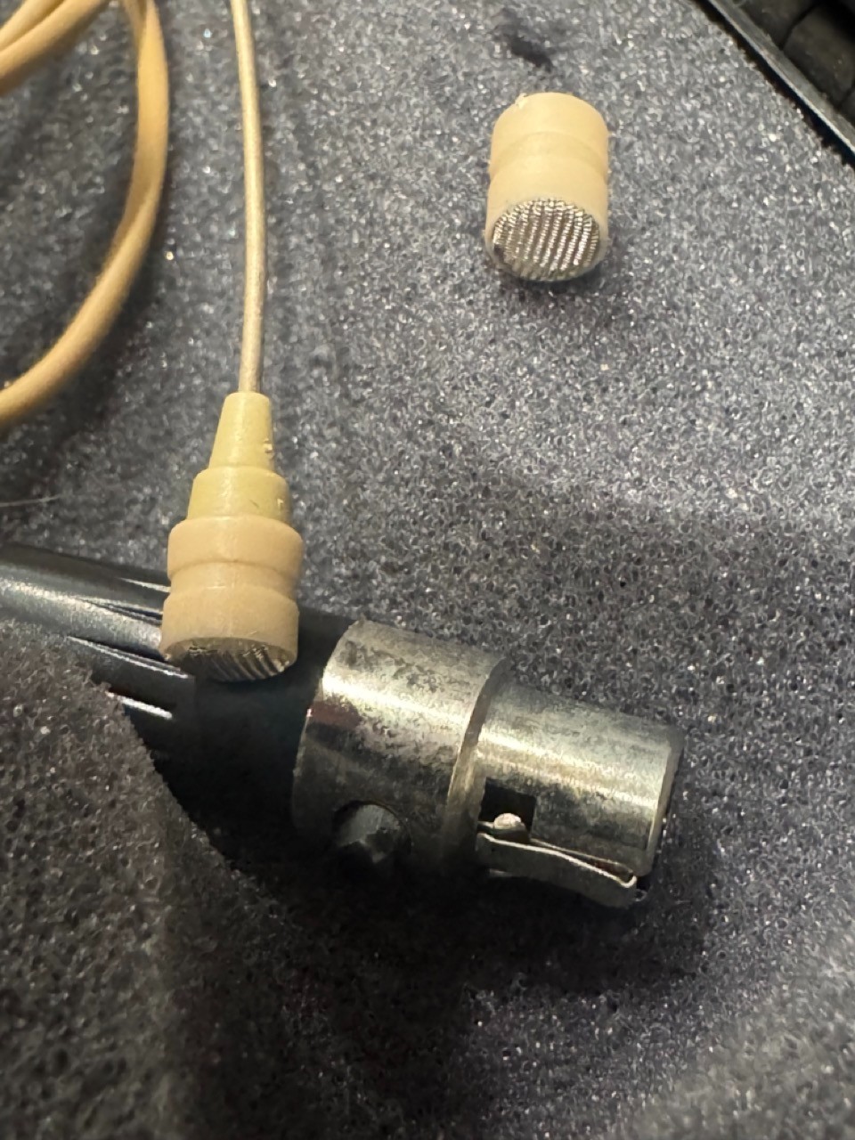 Sennheiser HSP 2 Headworn Omnidirectional Microphone (Beige) – 4-Pin Mini-XLR /