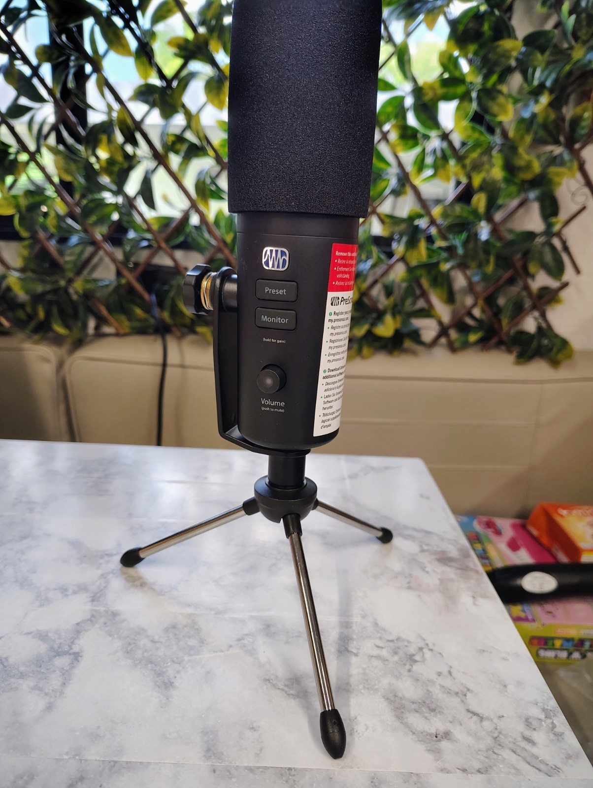 PreSonus Revelator Dynamic USB Microphone USB-C Podcast Streaming Desk top Stand