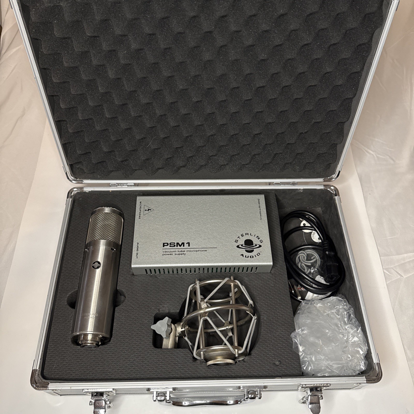 Sterling ST69 Tube Condenser Microphone With Power Supply and Shock Mount Case
