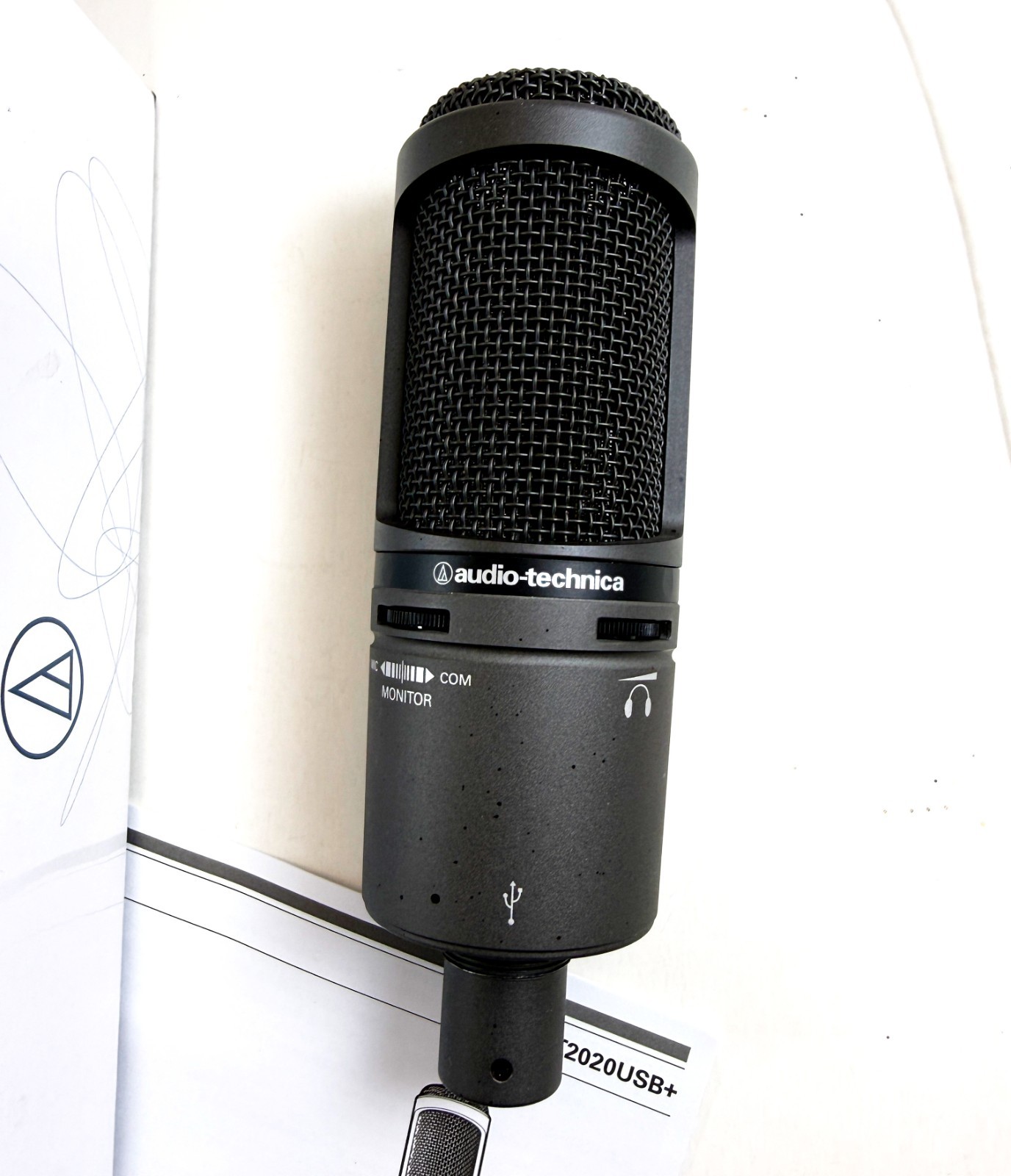Audio-Technica AT2020USB+ Cardioid Condenser Microphone AT8458 Shock Mount SET