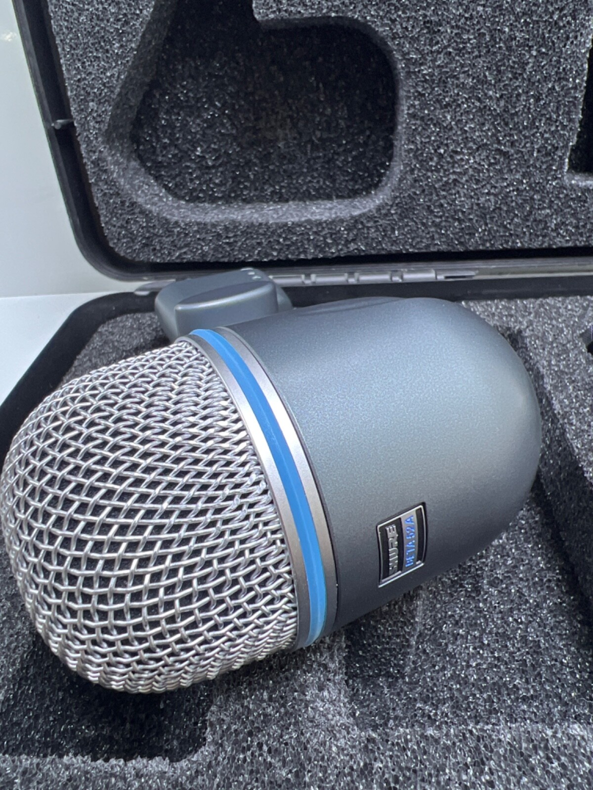 SHURE Drum Microphone Kit ,Beta 52A , Shure A56D Drum Microphone Mount 3 pcs