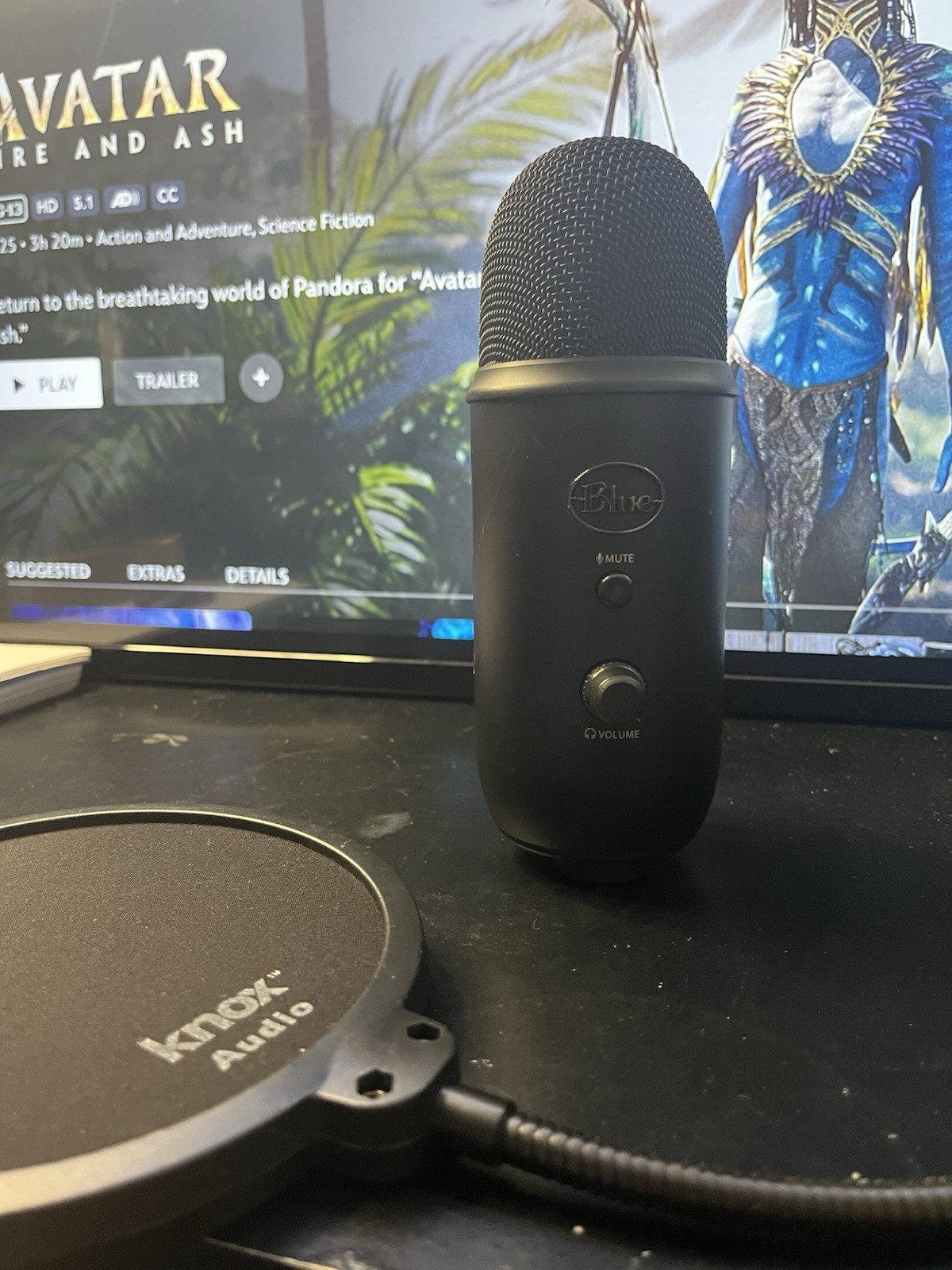 Blue Yeti 988-000402 USB Blue Microphone