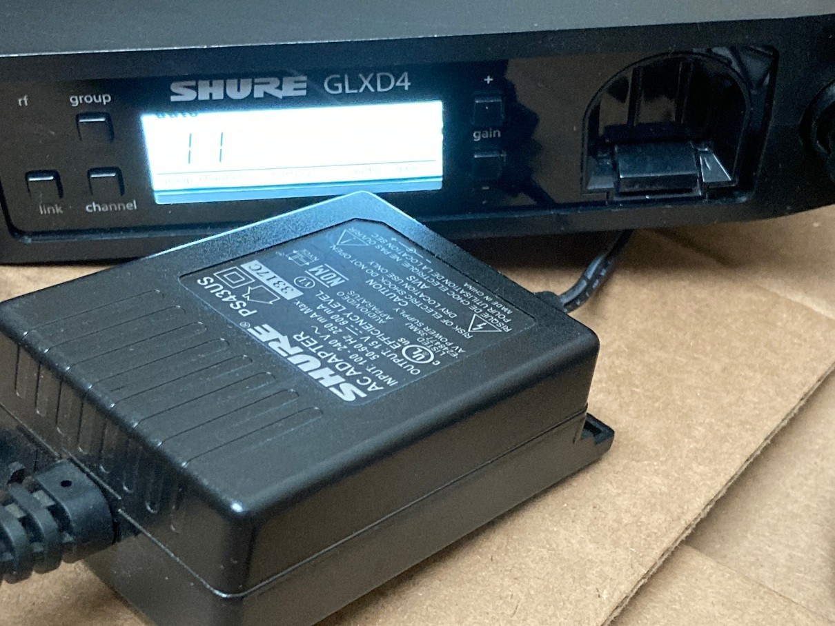 Shure GLXD1 Z2 Wireless Transmitter with GLXD4 Z2 Receiver & Battery
