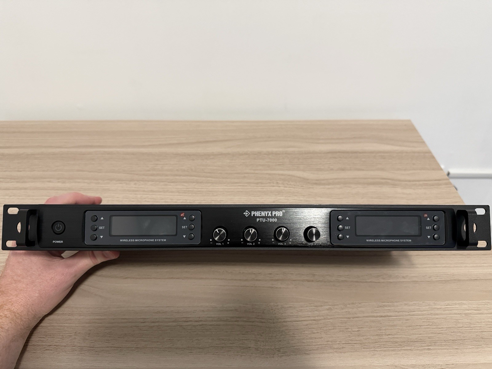 Phenyx Pro PTU-7000 UHF Wireless Mic System 4-Channel Rack Receiver 4 Bodypacks