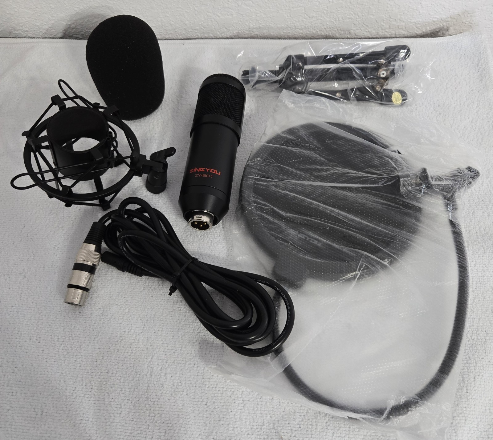ZINGYOU Desktop Condenser Microphone Set ZY-801; w/ Stand, XLR Cable, Pop Filter