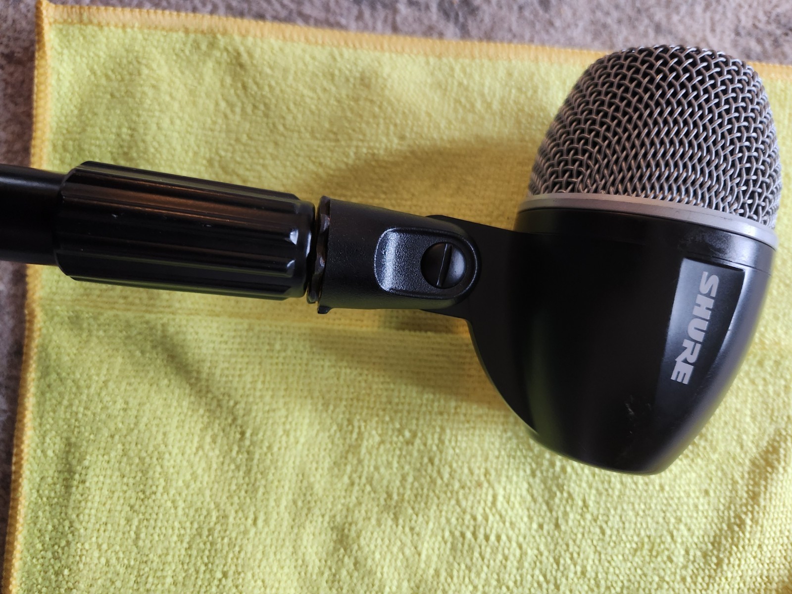 Shure PG52 Dynamic Microphone Mountable XLR 3 Pin Wired Black Silver