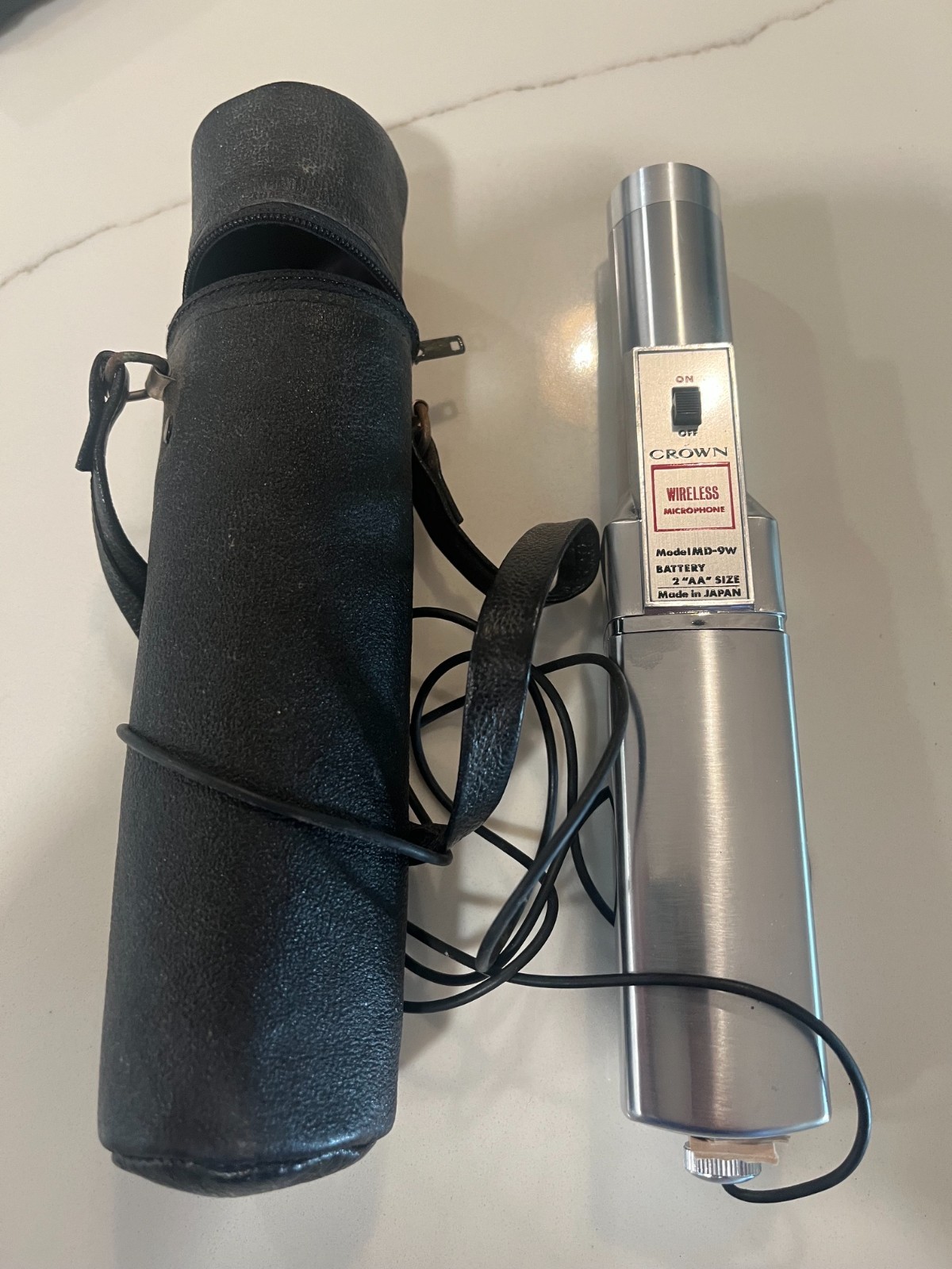Vintage Crown Wireless Microphone Model MD-9W Japan