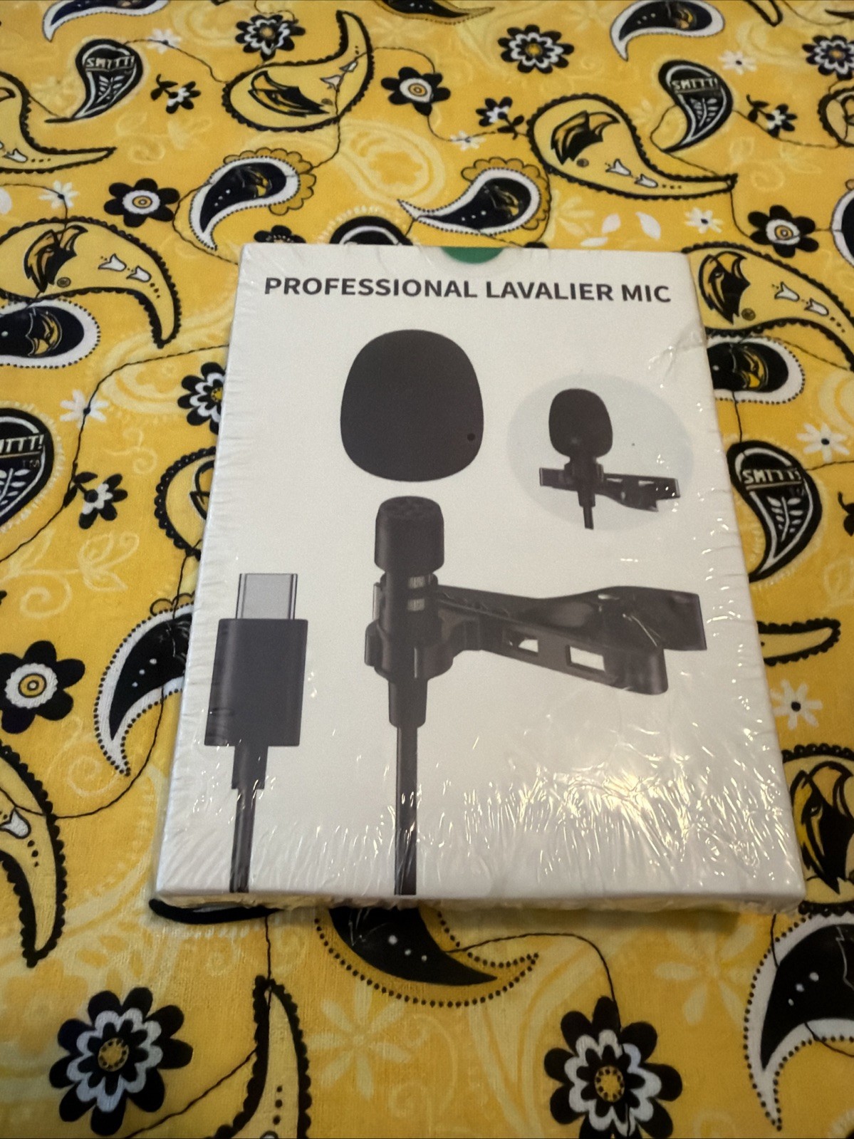 professional wireless lavalier lapel microphone