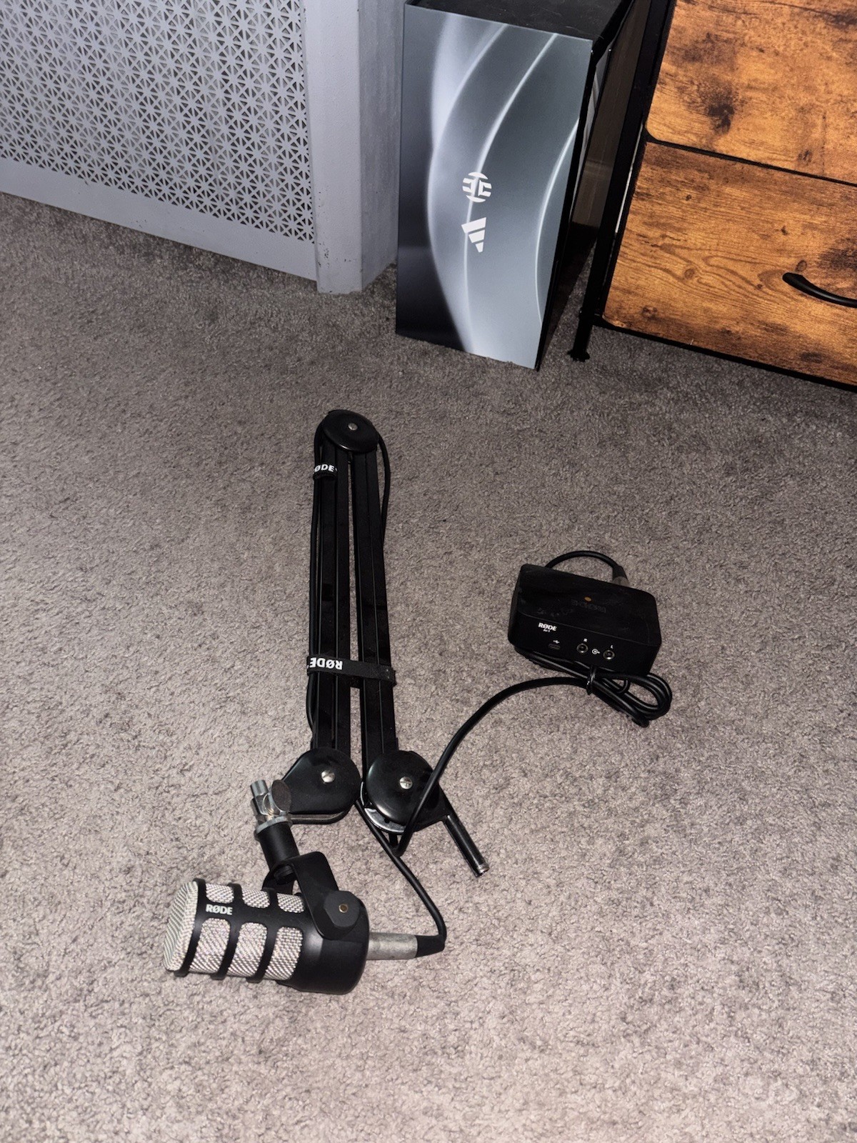 Rode PodMic + Rode AI-1 Interface