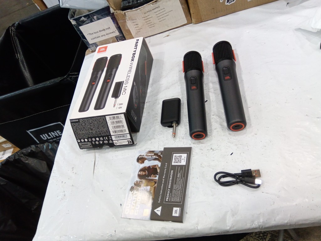JBL Wireless Two Microphone System with Dual-Channel Receiver SEALED