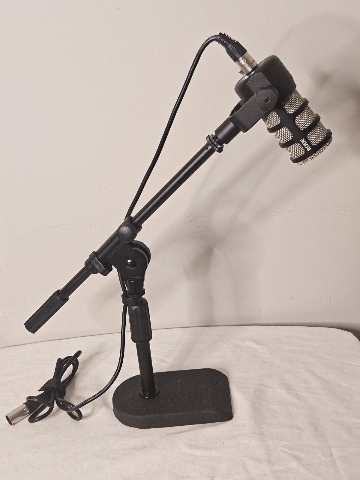 Rode PodMic Dynamic Broadcast Microphone and Boom Arm Bundle