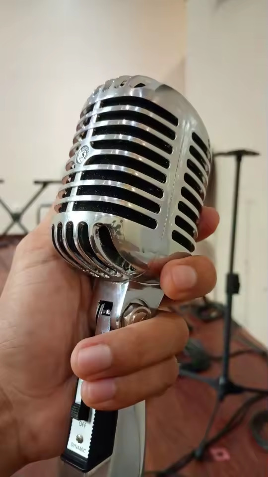Shure 55SH Series II Classic Retro Dynamic Vocal Elvis Microphone for Karaoke