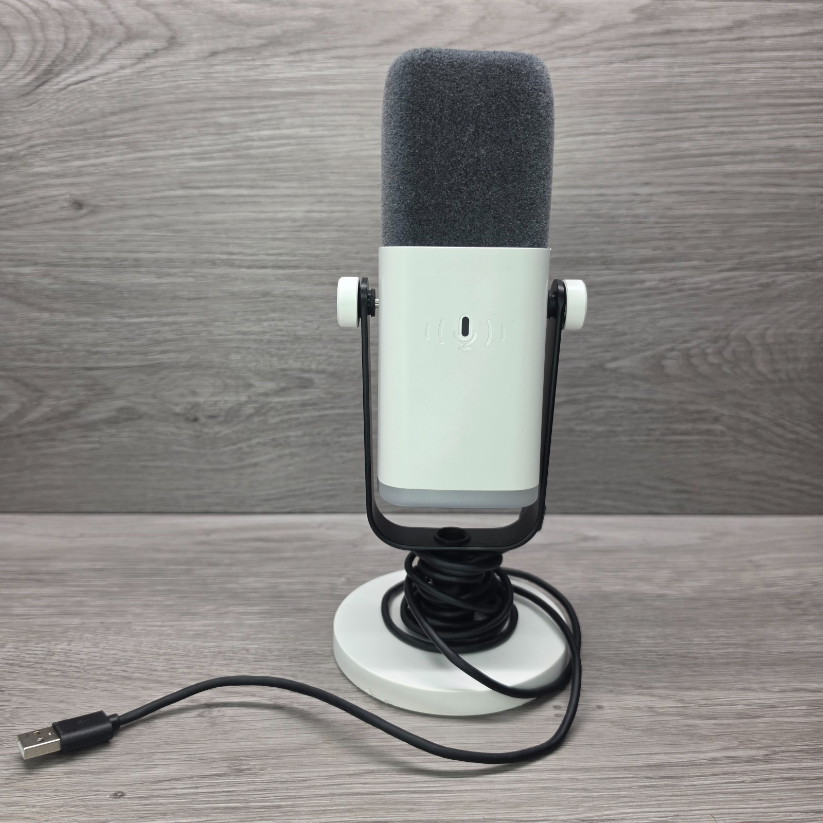 Fifine AmpliGame AM8 USB XLR Dynamic Microphone White RGB Gaming Podcast Mic
