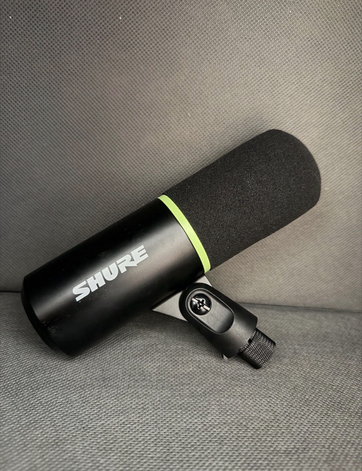 Shure MV6 Gaming Microphone Dynamic USB PC Mic Gaming Streaming Monitoring Works