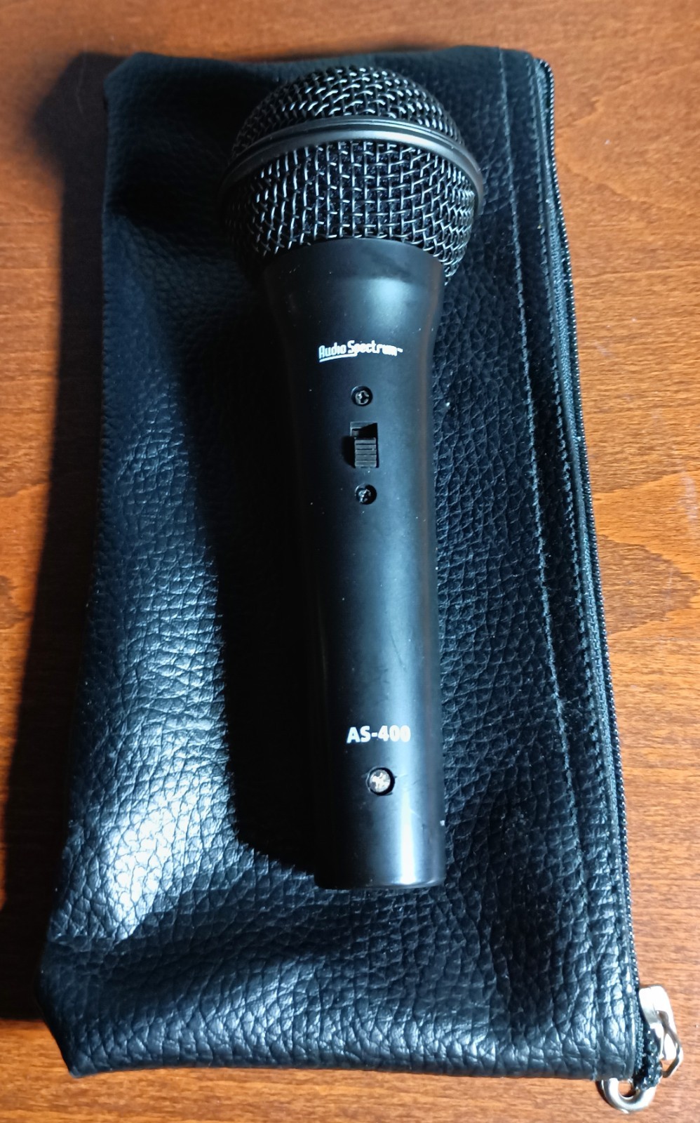 AUDIO SPECTRUM AS-400 DYNAMIC MICROPHONE with on/off switch, clip and pouch
