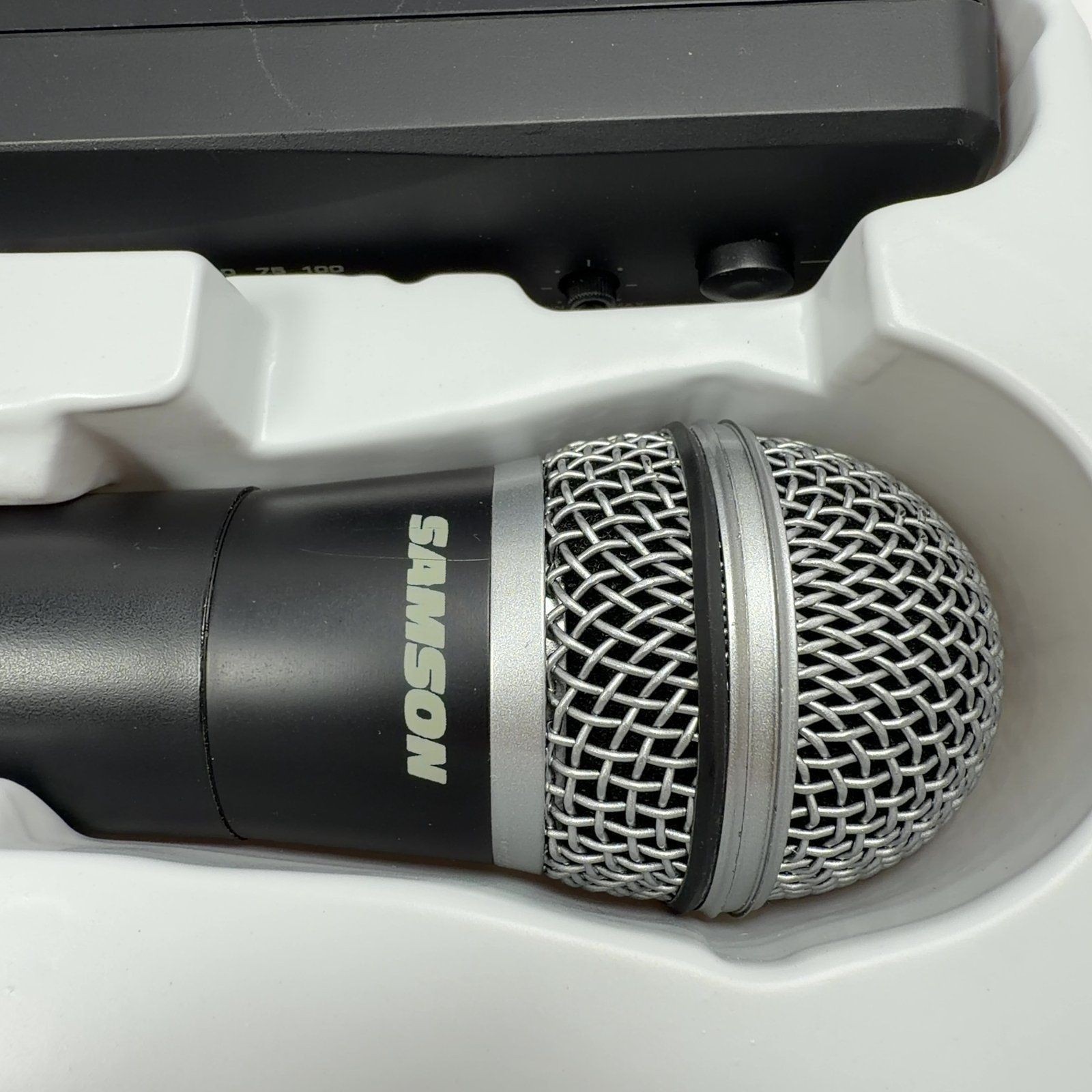 Samson Stage 5H Professional Wireless Microphone System with VHF Receiver