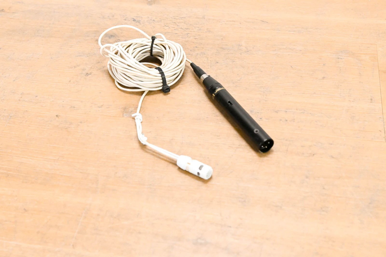 Crown CM-31W Mini Supercardioid Condenser Hanging Mic w/ Inline Preamp CG011AG