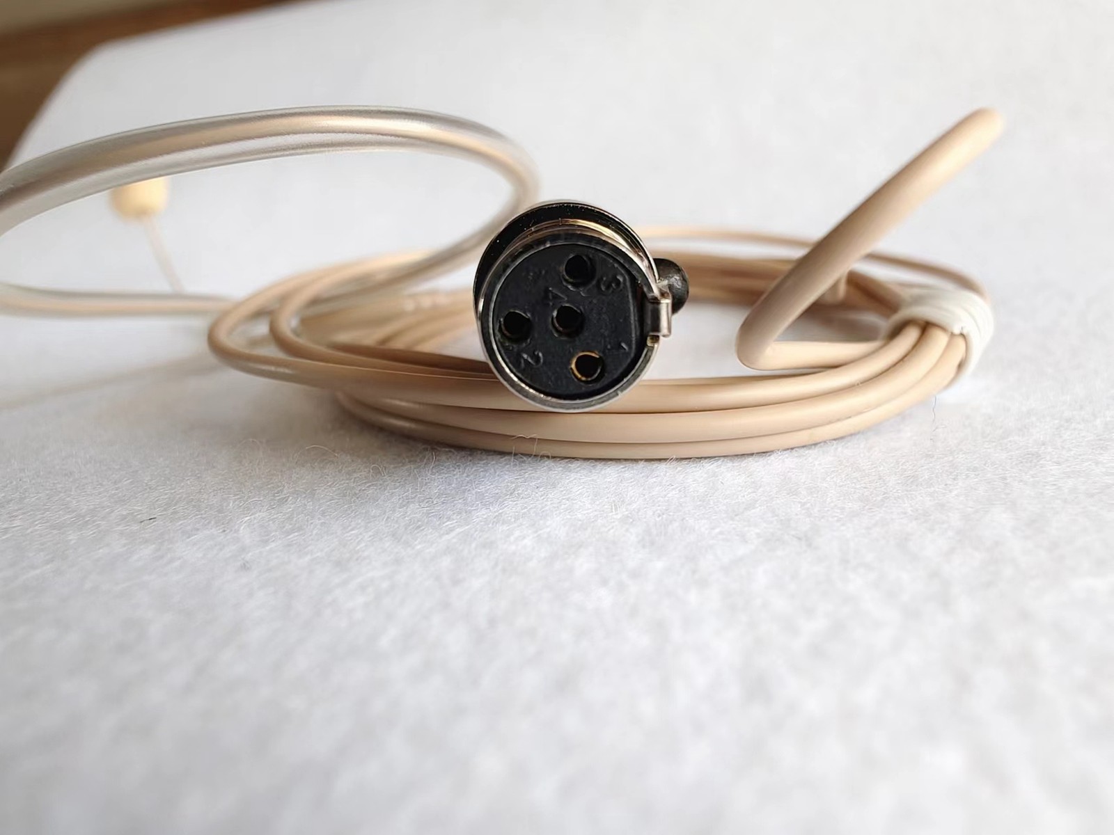 Beige Single Earhook Headset mini XLR Microphone for Shure Wireless-TA4F 4pin