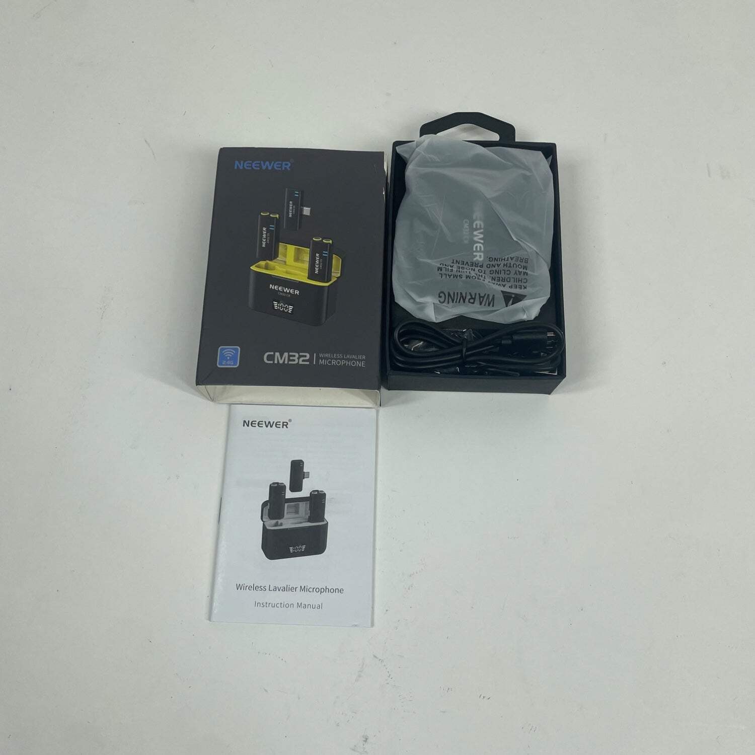 Neewer CM32 Black Wireless Lavalier Microphone