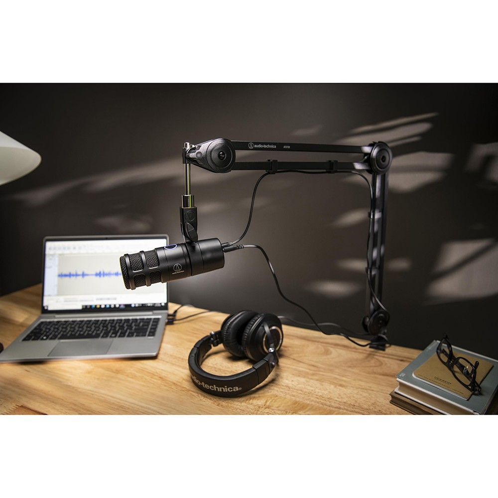 Audio-Technica Hypercardioid Dynamic Podcast USB Mic with 2 Year Warranty Bundle
