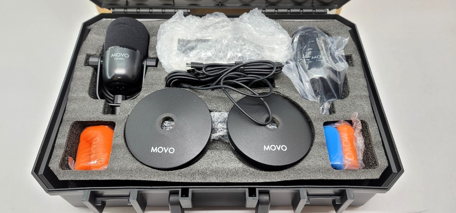 Movo PodPro-TH Portable Podcasting Bundle for Smartphones & Computers – Tabletop