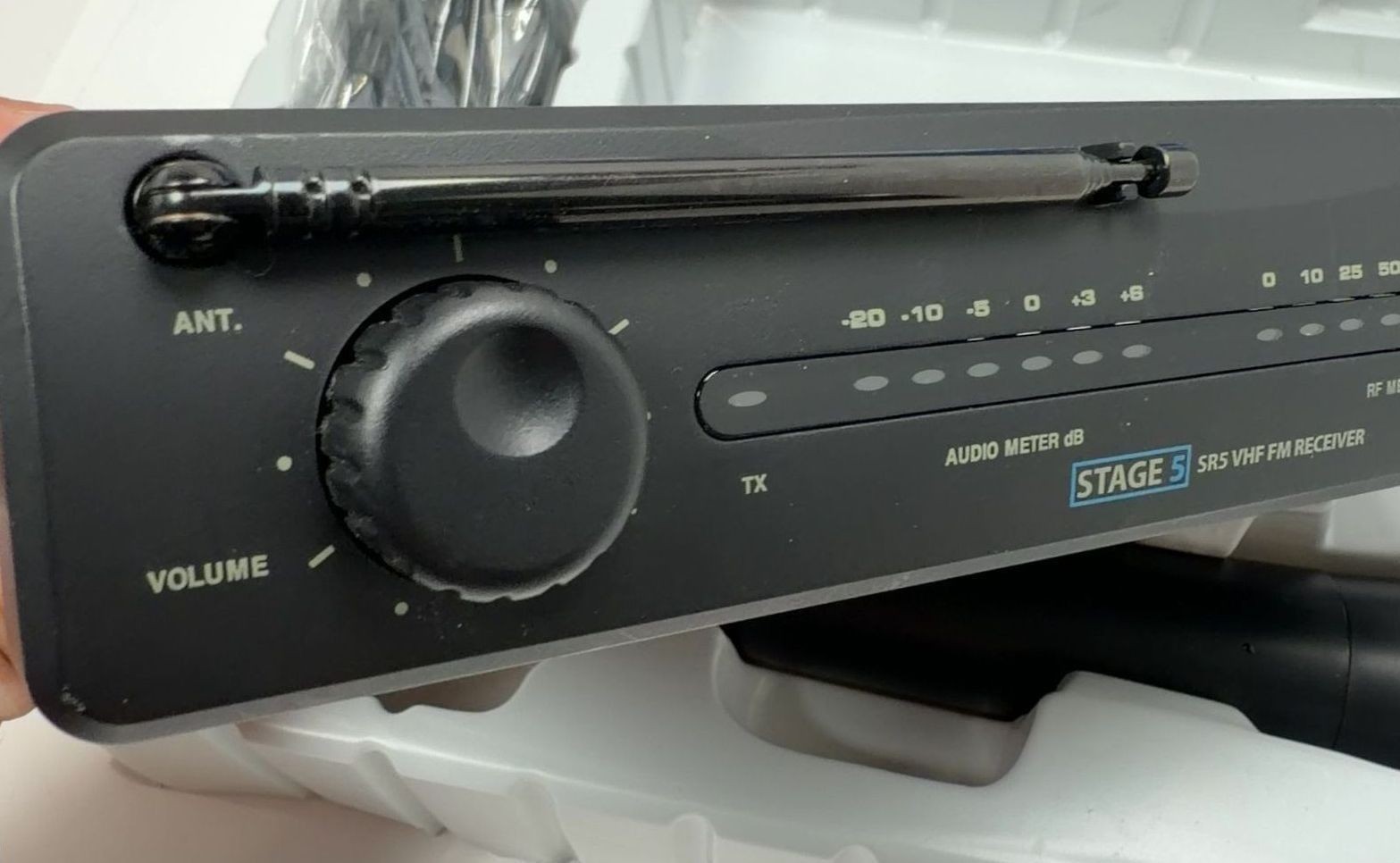 Samson Stage 5H Professional Wireless Microphone System with VHF Receiver