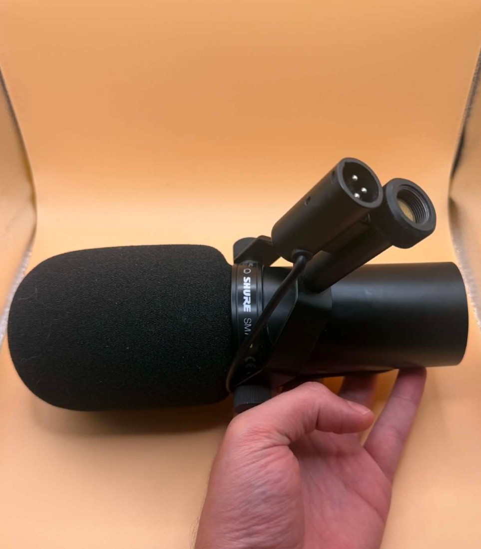 Shure SM7dB Dynamic Microphone Only Built in Preamp Streaming Podcast Recording