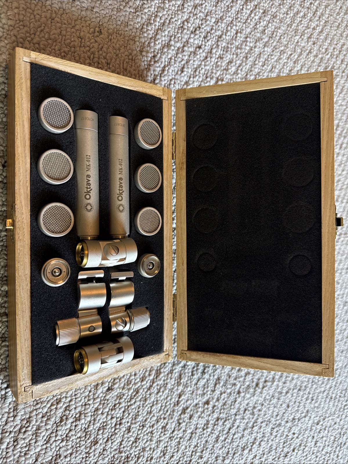 Oktava mk-012 matched stereo pair with 6 capsules – msp6 – silver with wood case