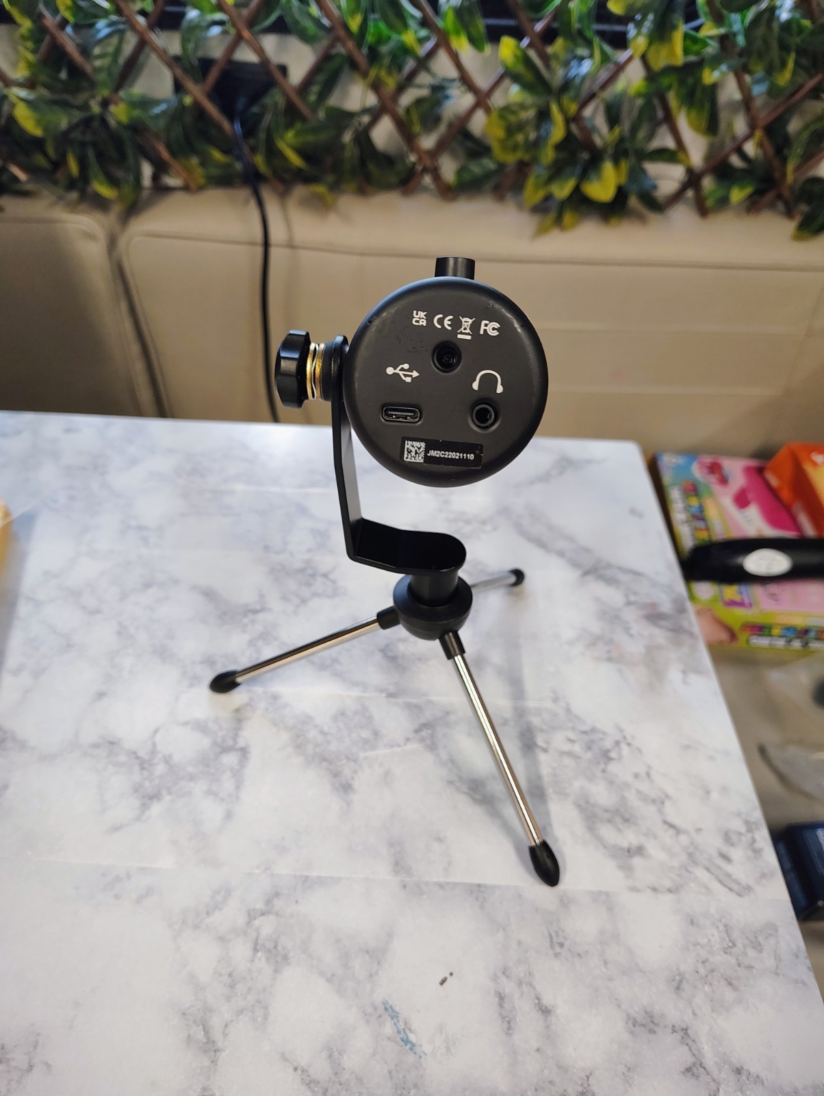 PreSonus Revelator Dynamic USB Microphone USB-C Podcast Streaming Desk top Stand