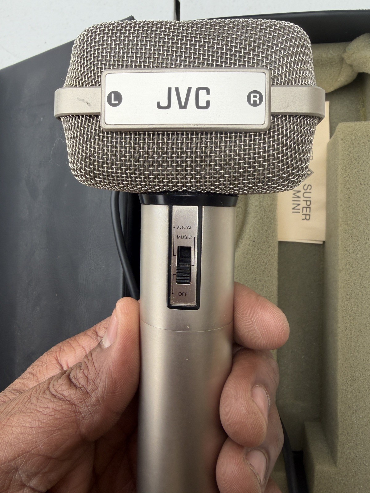 JVC «Electret» Condensor Stereo Microphone M-201 With Case – Good Condition