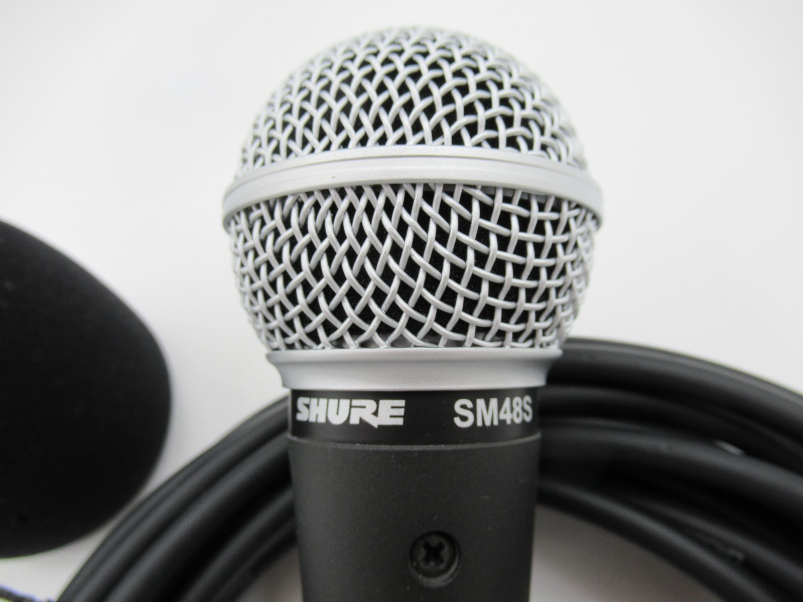 Shure SM48S Cardioid Dynamic Handheld Vocal Microphone With On/Off Switch «Look»