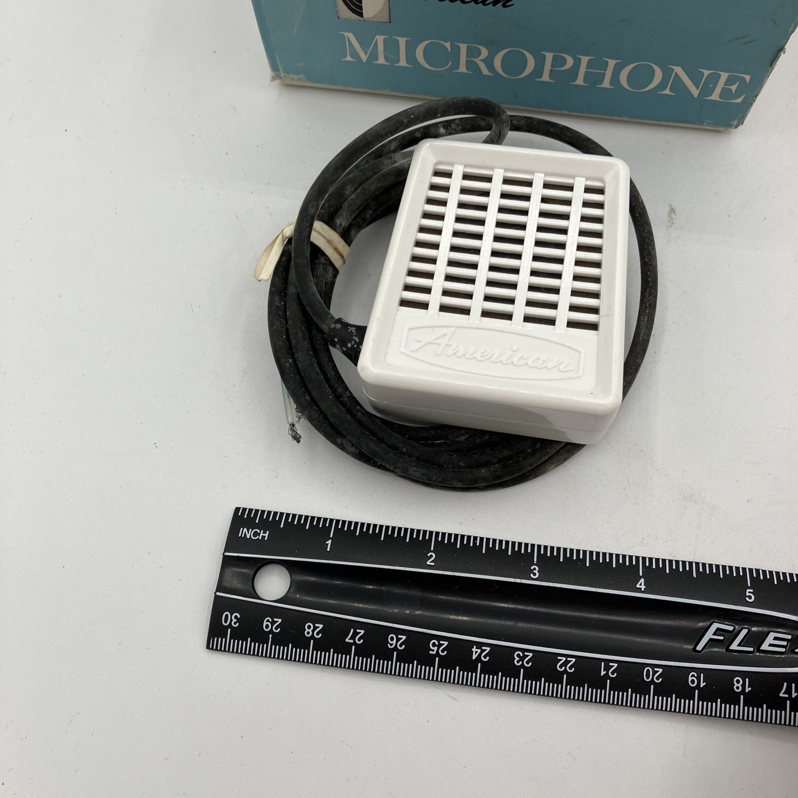 American Microphone Company 39A-848 White Square Plastic Handheld Wired