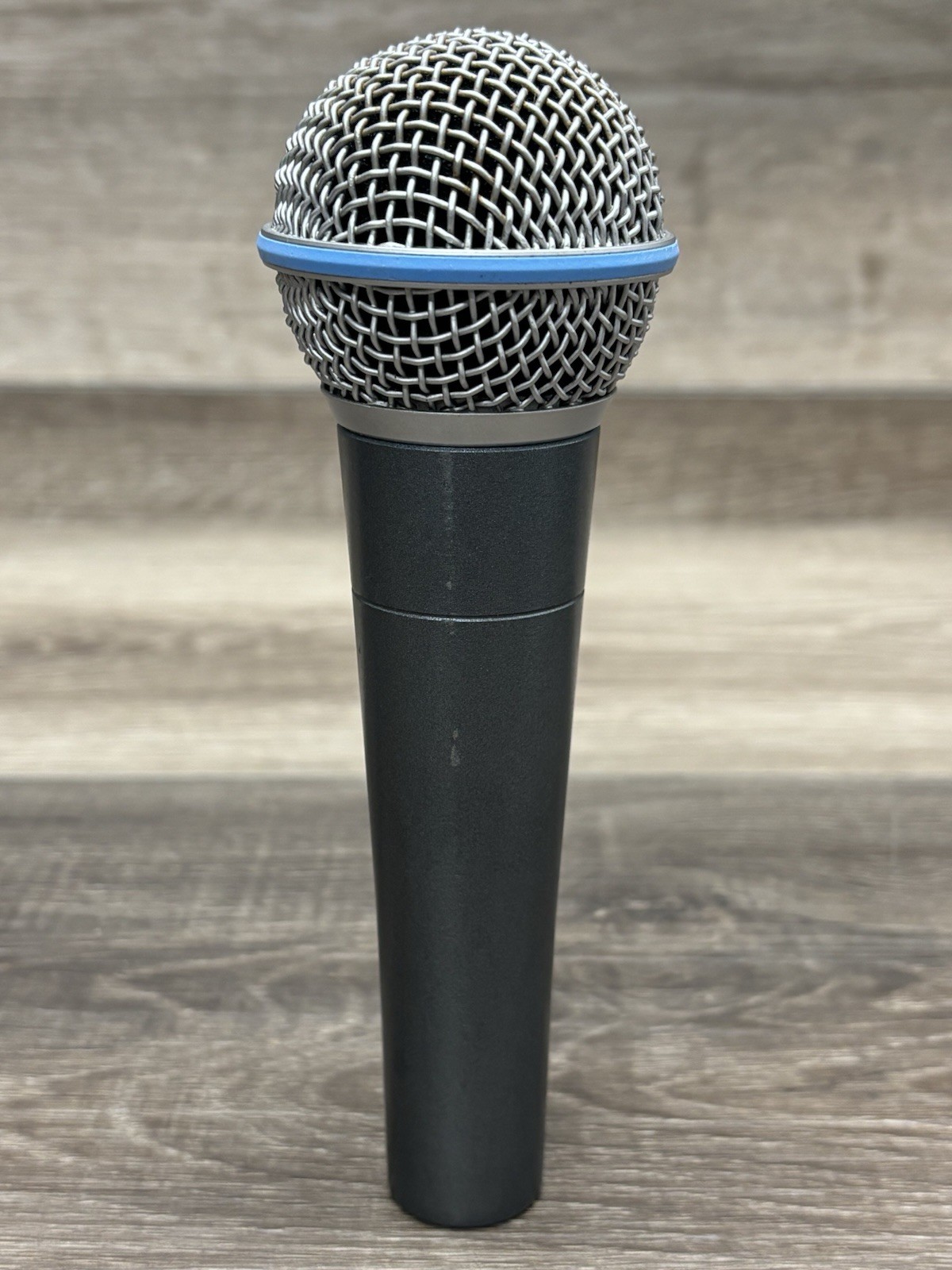 Shure BETA 58A Wired Handheld/Stand-Held Dynamic Microphone, Gray