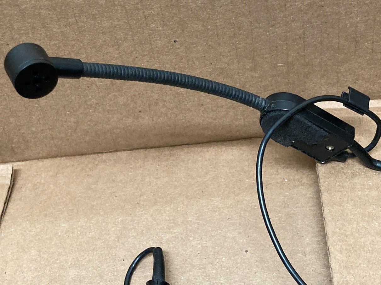 Shure GLXD1 Z2 Wireless Transmitter with GLXD4 Z2 Receiver & Battery