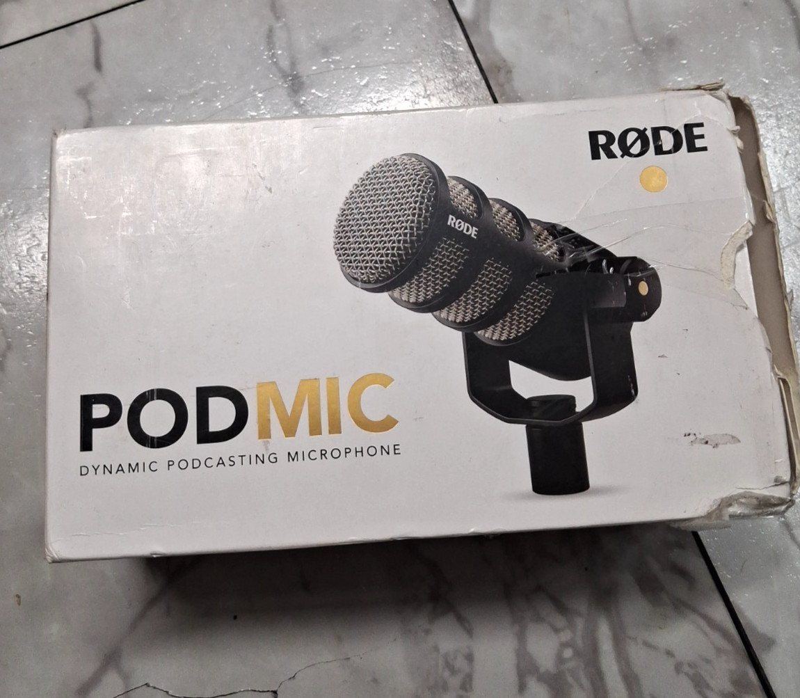 RODE – PodMic USB – Versatile Dynamic Broadcast Microphone – Black