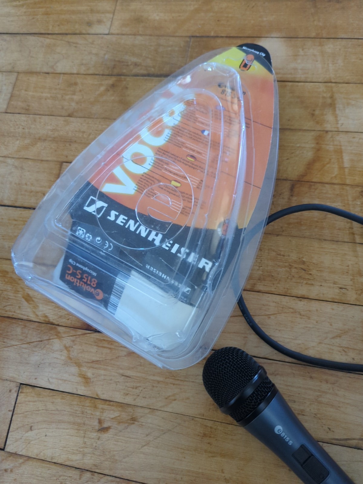 Sennheiser E815S Handheld Dynamic Vocal Microphone w/ Plastic case and cable