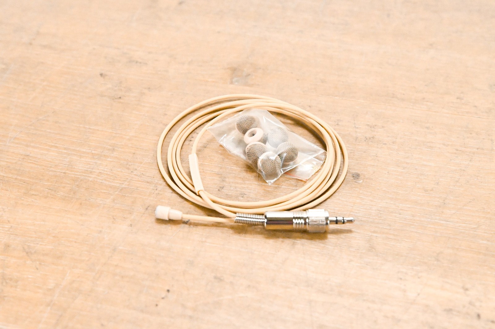 Sennheiser MKE 2 Lavalier Lapel Mic w/ Locking 3.5mm Connector – Beige CG0108V