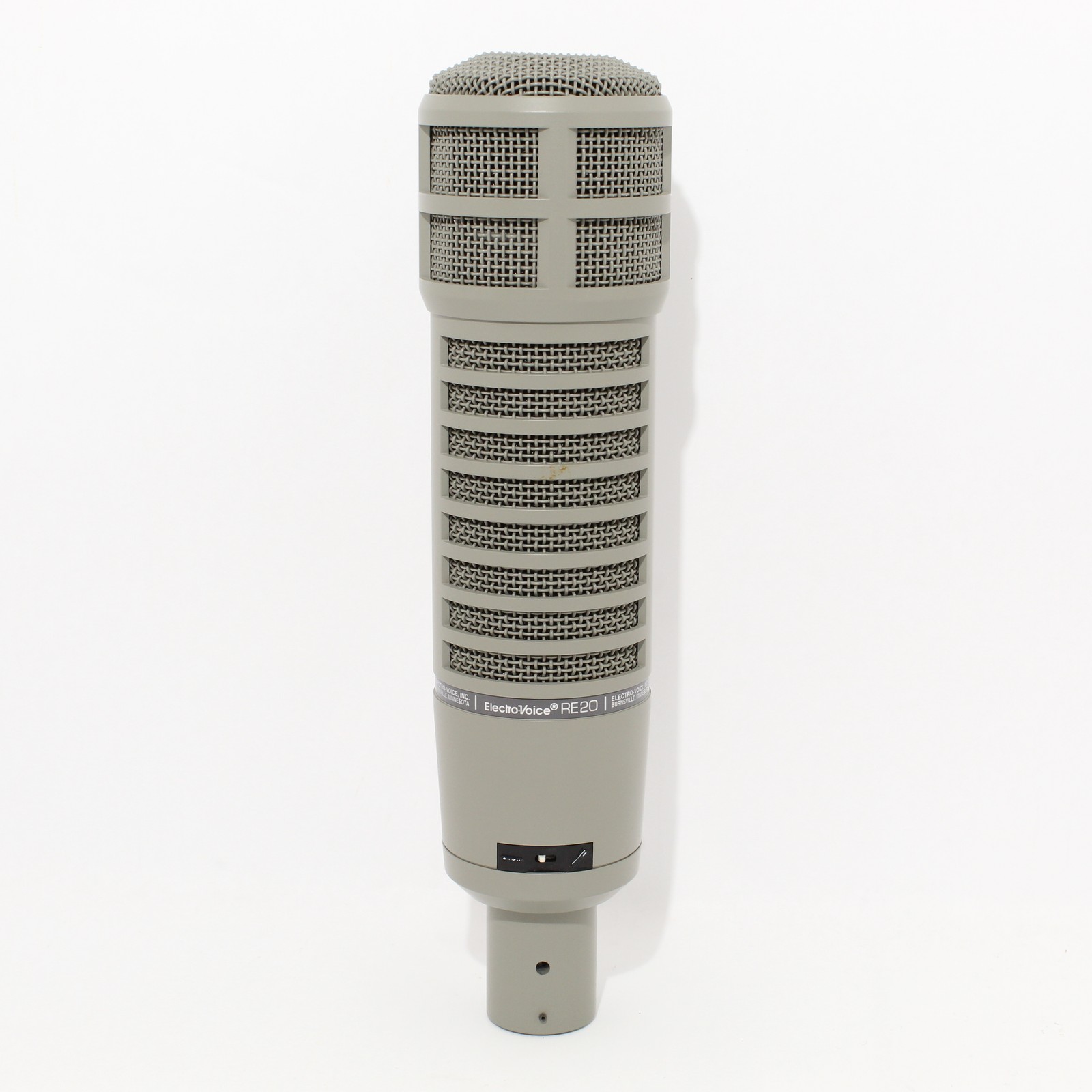 Excellent Electro-Voice RE20 Wired Dynamic Microphone