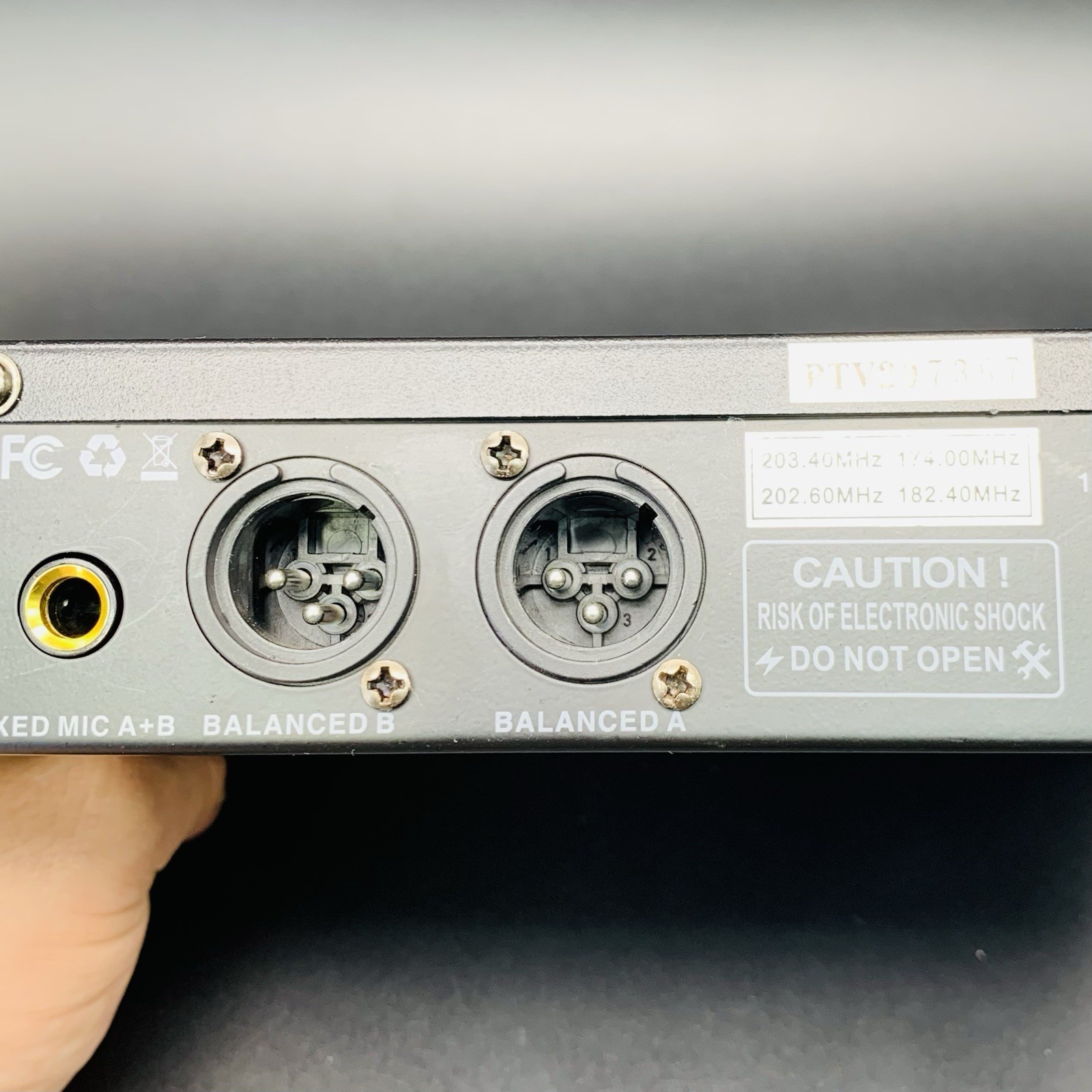 Phenyx Pro PTV-2000 4 Channel VHF Fixed Frequency Wireless System – Unit Only