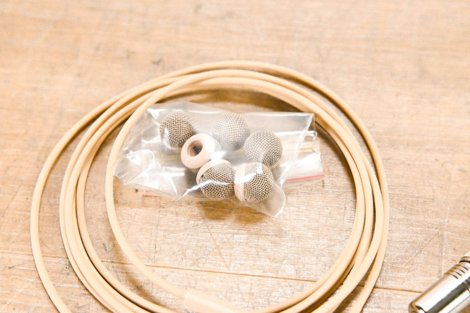 Sennheiser MKE 2 Lavalier Lapel Mic w/ Locking 3.5mm Connector – Beige CG0108V