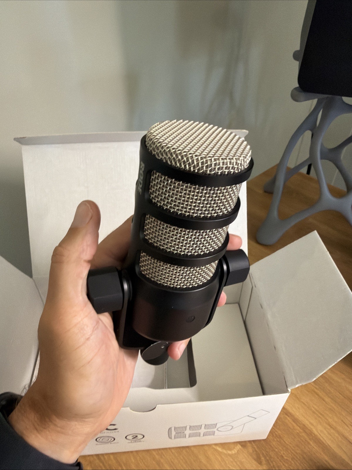 RODE PodMic Dynamic Podcasting Microphone Including Cable !!