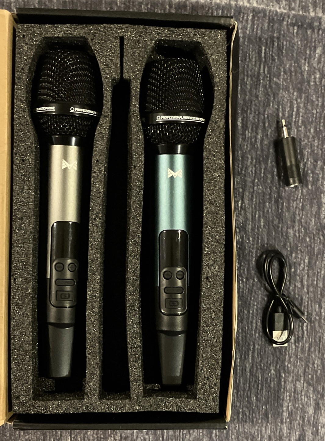 2x Professional Wireless Handheld Microphones, 3.5mm TRS, USB Cable, Adapter