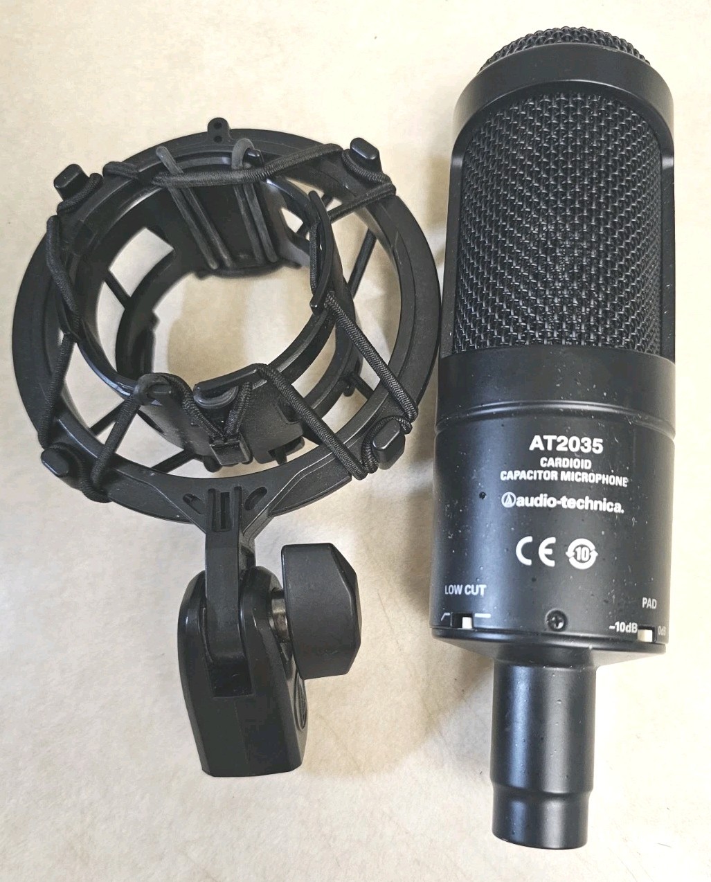 Audio-Technica AT2035 Large Diaphragm Cardioid Condenser Mic Shock Mount