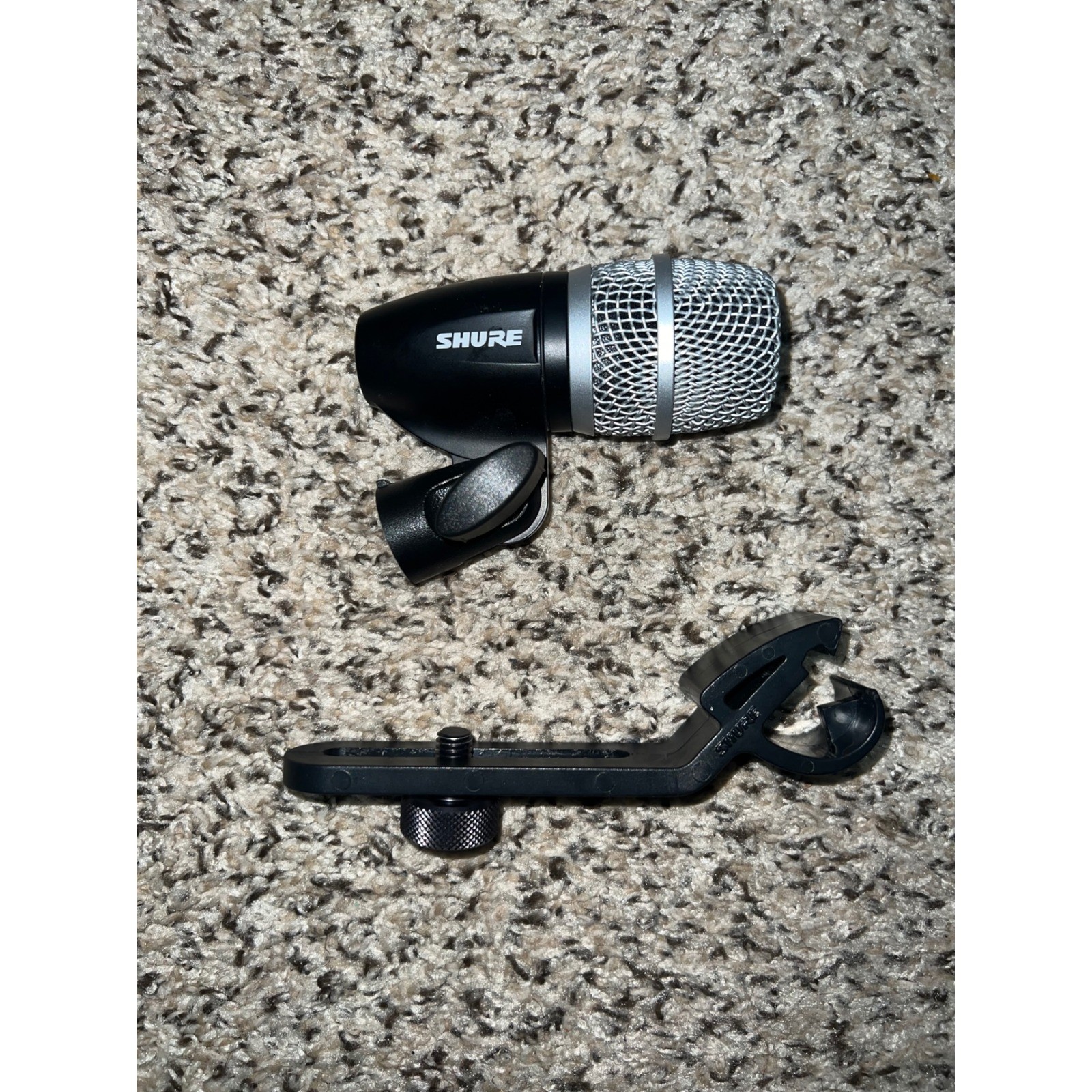 Shure PG56 Dynamic Snare Tom Drum Microphone with Rim Mount Clip Black Silver