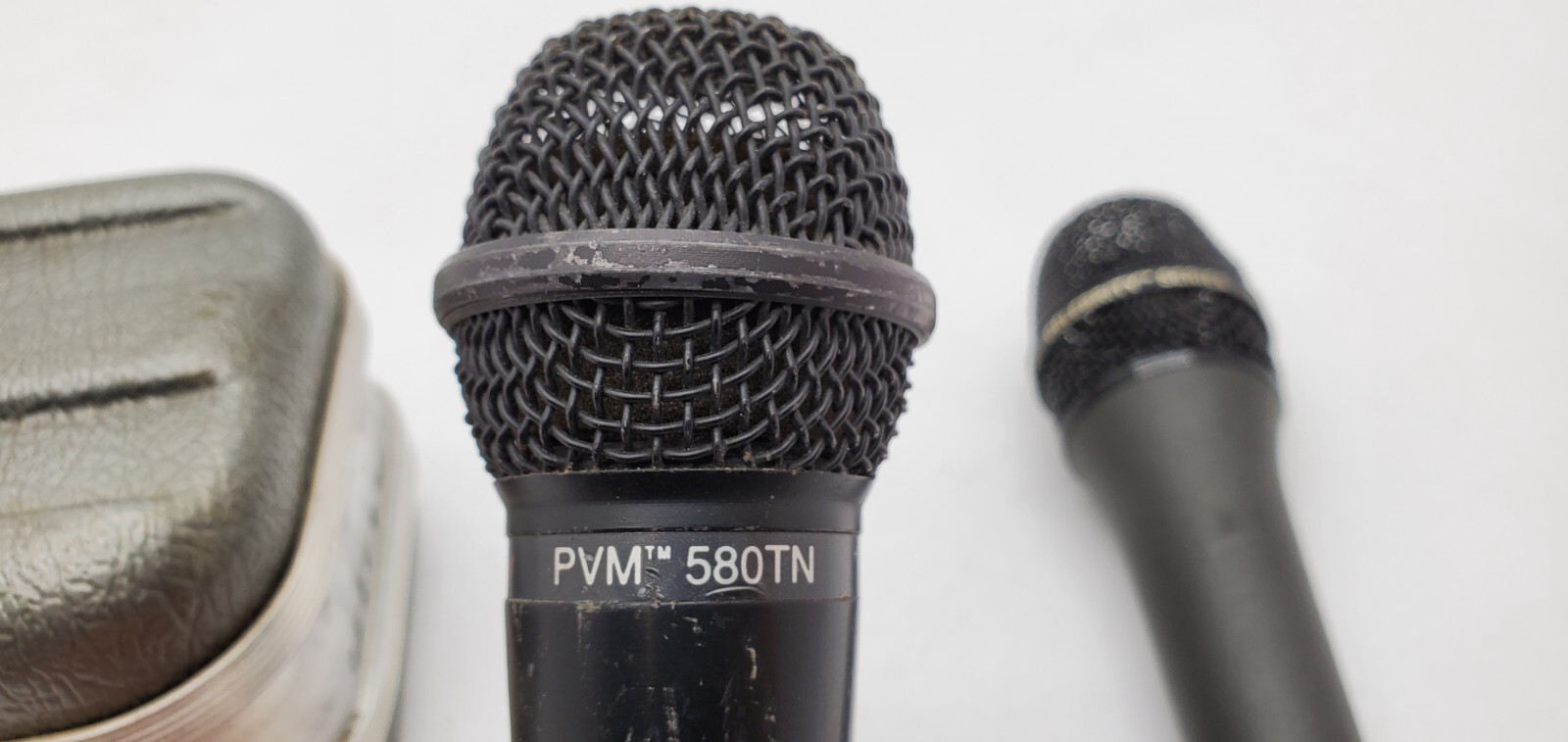 Lot of 2 Vintage Peavey Microphones PVM 580TN & EC15 with Hard Shell CASE