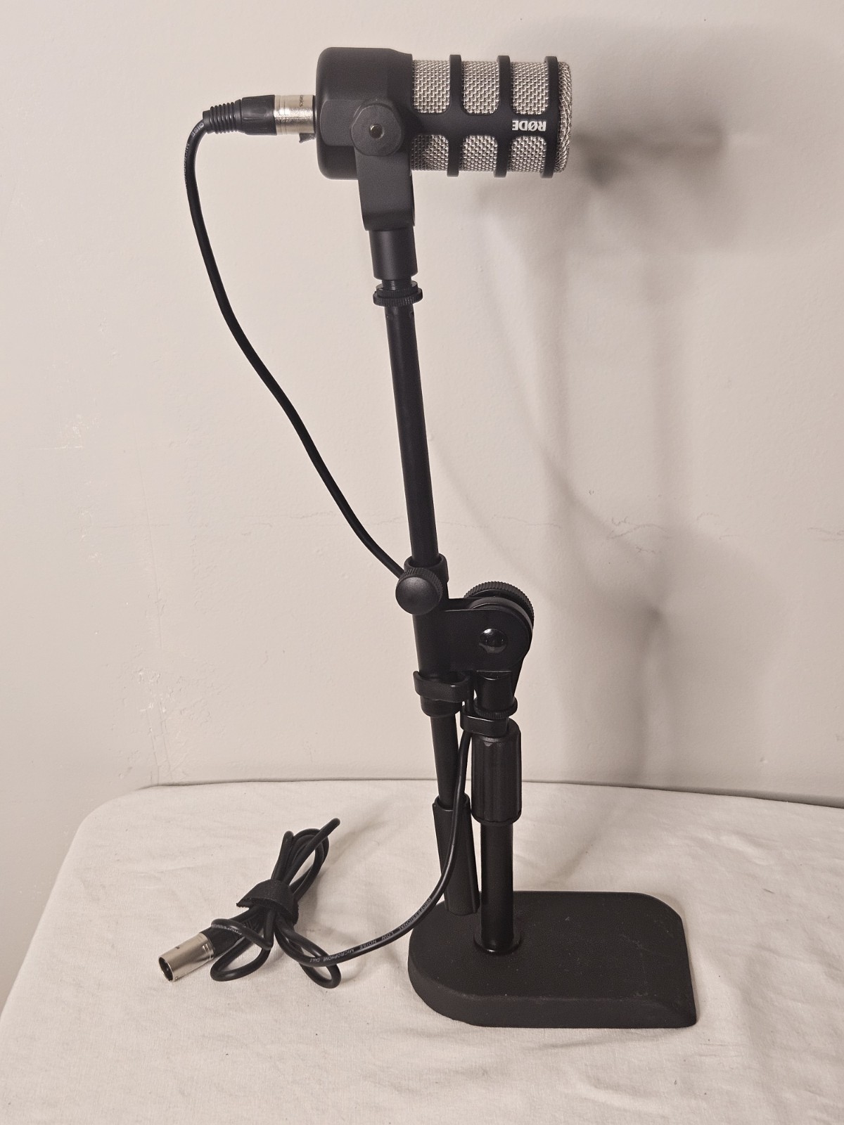 Rode PodMic Dynamic Broadcast Microphone and Boom Arm Bundle