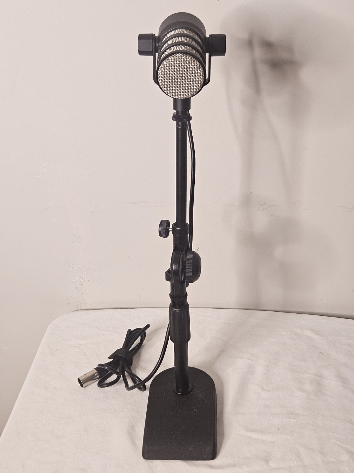 Rode PodMic Dynamic Broadcast Microphone and Boom Arm Bundle
